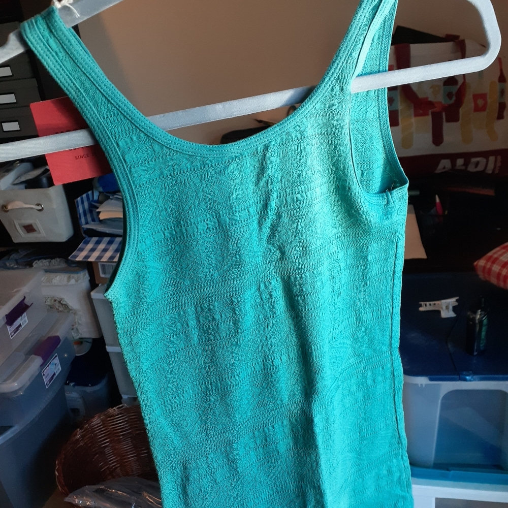 Top - Picture 2 of 2